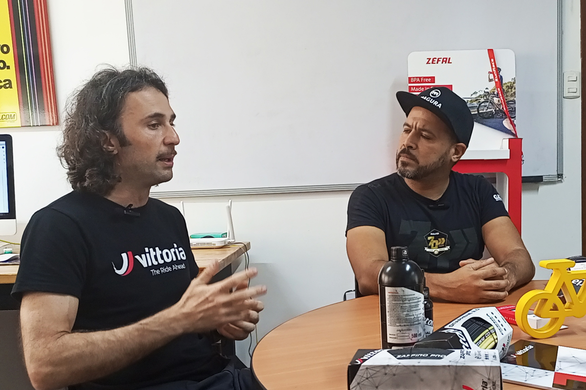 Cassio Ricelli, gerente de ventas y mercadeo de Vittoria para Latinoamérica estuvo visitando Venezuela de la mano de Subicicleta, representante de la marca en el país.