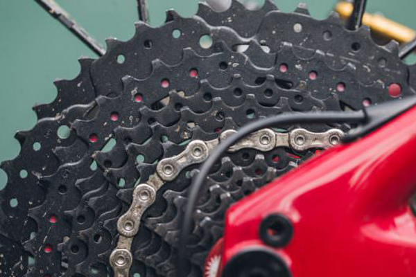 Sunrace: El aliado perfecto para optimizar el rendimiento del piñón y cadena de tu bicicleta